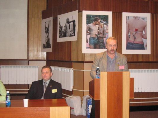 IMG 0012
Александр Пашков UA9OA выступает с отчетом о проделанной работе
