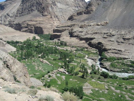 IMG 1537
на реке Шахдара в оазисе между скалами
Keywords: Памир