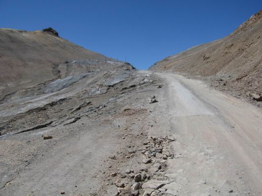 IMG 3166
Дорога на перевал размыта весенними селевыми потоками
Keywords: Памир