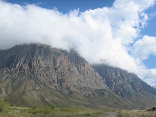 IMG 0713
Снято в августе 2005 на горной дороге в 50 км от Токтогула.
Keywords: киргизия горы
