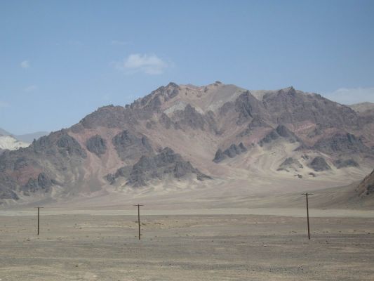IMG 3018
Выход горной руды на поверхность, памирское плато
Keywords: Памир