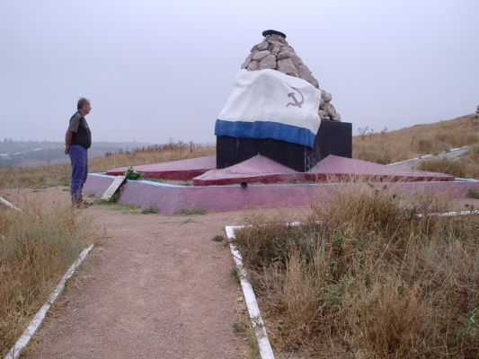 P1021921
у памятника погибшим морякам
