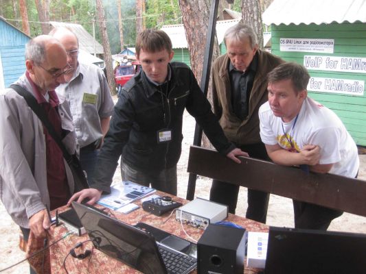 Чугуев-2012
Expert Electronics (г. Таганрог, http://sunsdr.com/) представляет свою SDR-продукцию.
